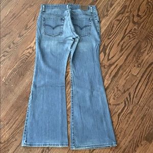 Women’s Levi’s wide leg denim 28